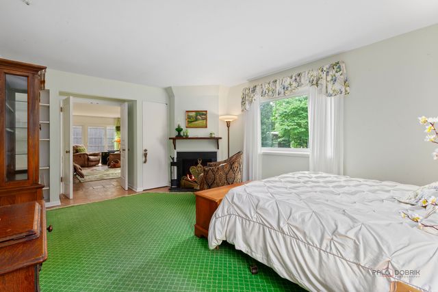 214 Washington Circle, Lake Forest, IL 60045