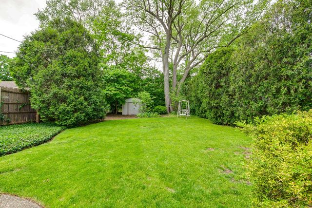 214 Washington Circle, Lake Forest, IL 60045