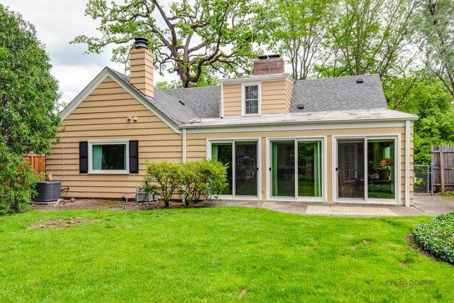 214 Washington Circle, Lake Forest, IL 60045