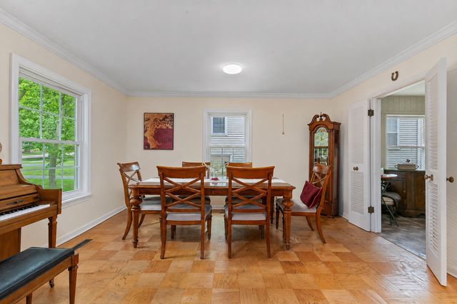 214 Washington Circle, Lake Forest, IL 60045