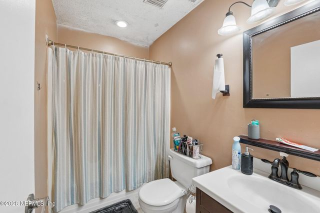 1317 ELLIS TRACE Drive W, Jacksonville, FL 32205