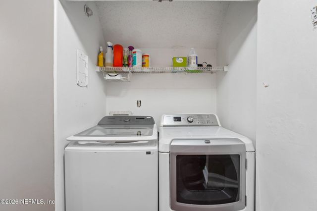 1317 ELLIS TRACE Drive W, Jacksonville, FL 32205