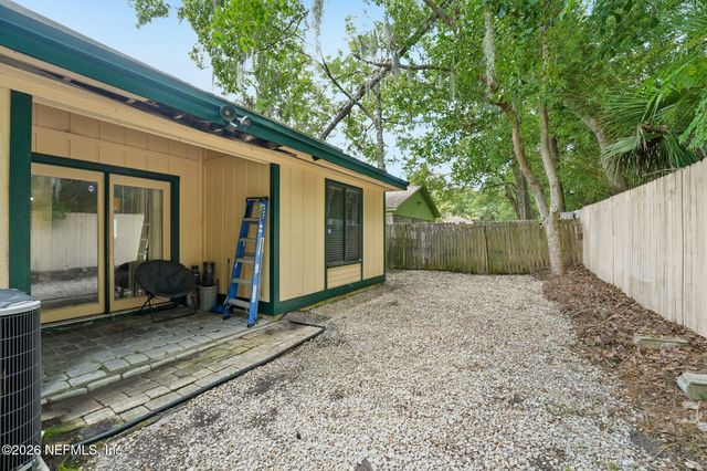 1317 ELLIS TRACE Drive W, Jacksonville, FL 32205