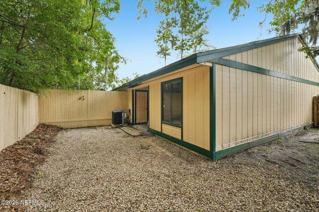 1317 ELLIS TRACE Drive W, Jacksonville, FL 32205