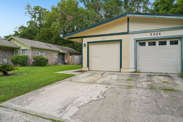 1317 ELLIS TRACE Drive W, Jacksonville, FL 32205