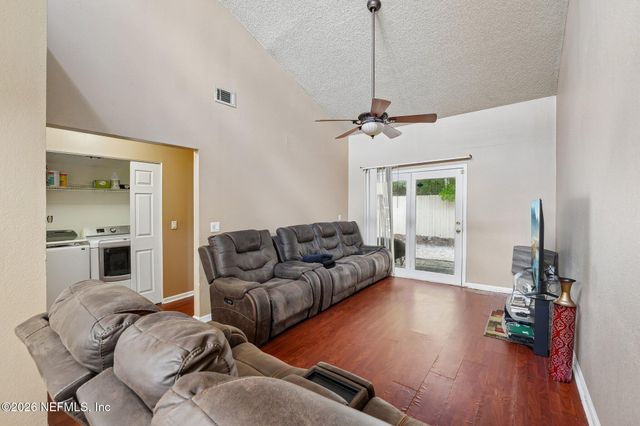 1317 ELLIS TRACE Drive W, Jacksonville, FL 32205