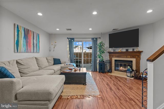 7 LAUREL CT, Hamilton, NJ 08690