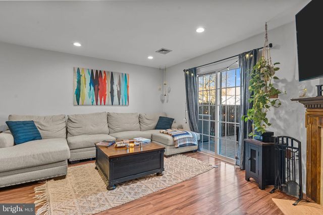 7 LAUREL CT, Hamilton, NJ 08690