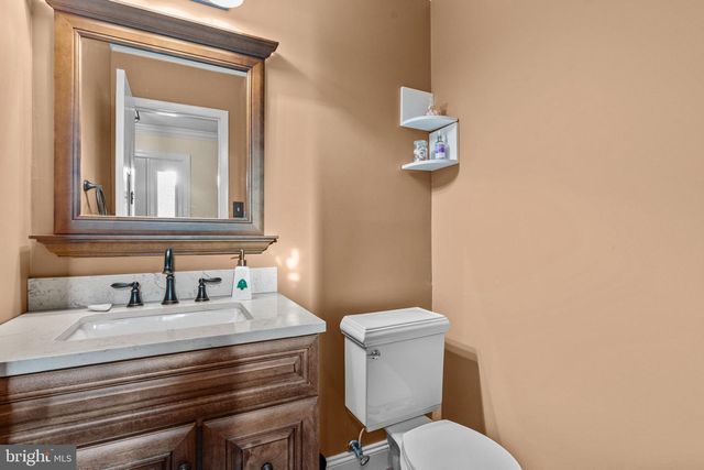 7 LAUREL CT, Hamilton, NJ 08690