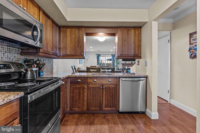 7 LAUREL CT, Hamilton, NJ 08690