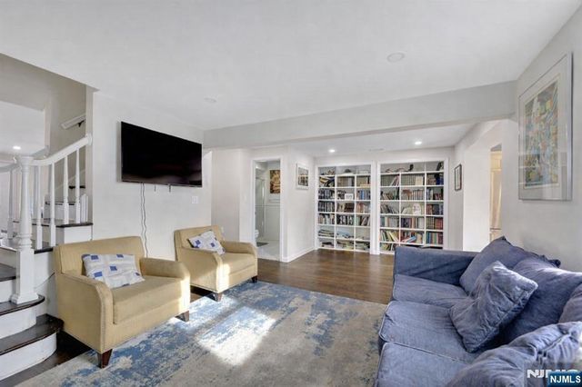 119 Sussex Road, Bergenfield, NJ 07621