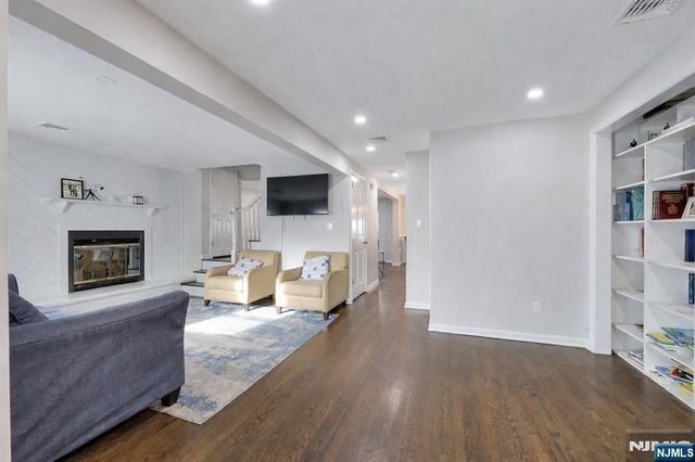 119 Sussex Road, Bergenfield, NJ 07621