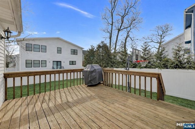 119 Sussex Road, Bergenfield, NJ 07621