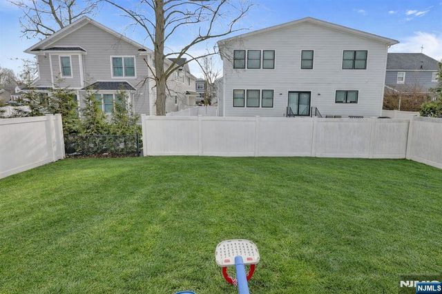 119 Sussex Road, Bergenfield, NJ 07621