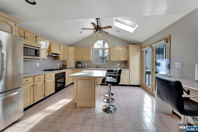 119 Sussex Road, Bergenfield, NJ 07621