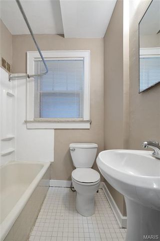 4950 Winona Avenue, St Louis, MO 63109