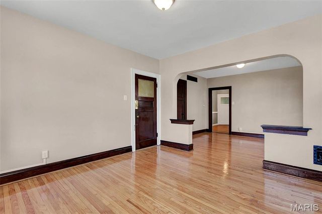 4950 Winona Avenue, St Louis, MO 63109