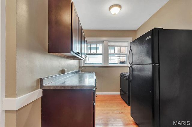 4950 Winona Avenue, St Louis, MO 63109