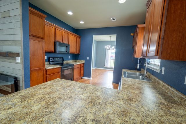 1405 S 5th Street, Rogers, AR 72756