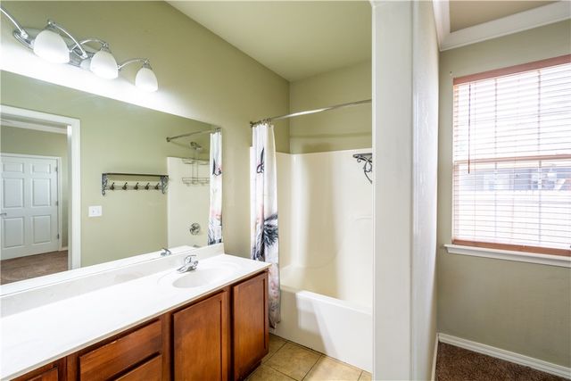 1405 S 5th Street, Rogers, AR 72756