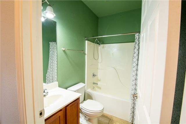 1405 S 5th Street, Rogers, AR 72756