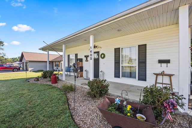 1405 S 5th Street, Rogers, AR 72756
