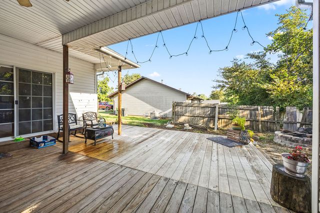 1405 S 5th Street, Rogers, AR 72756