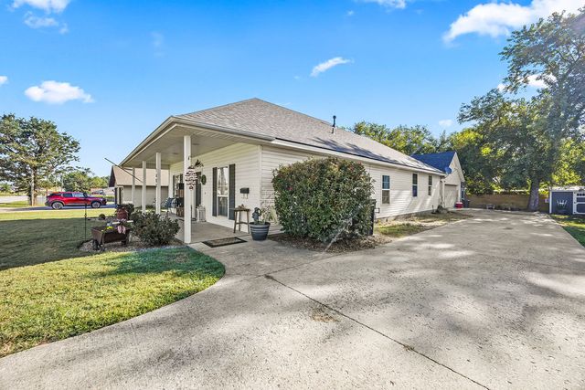 1405 S 5th Street, Rogers, AR 72756