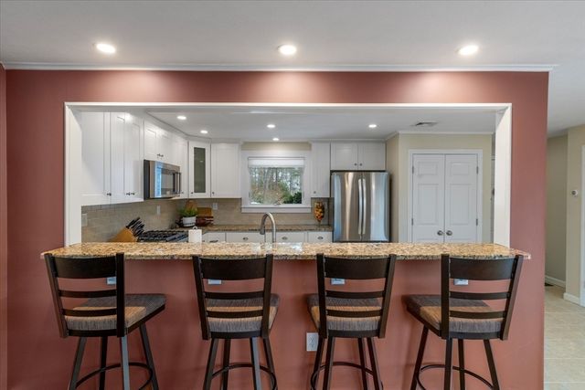 87 N Pond Dr, Brewster, MA 02631