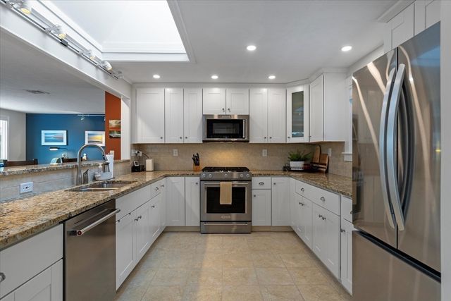 87 N Pond Dr, Brewster, MA 02631