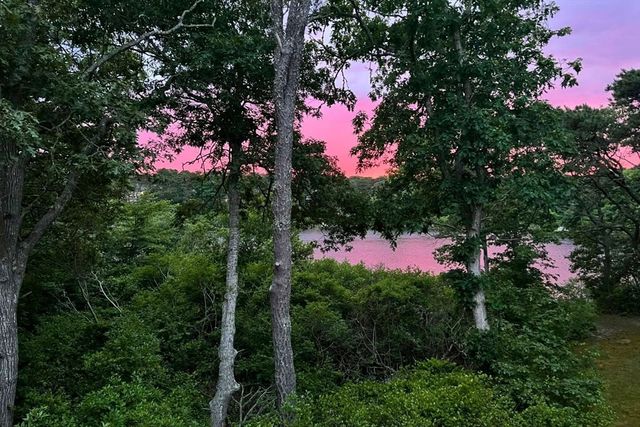 87 N Pond Dr, Brewster, MA 02631