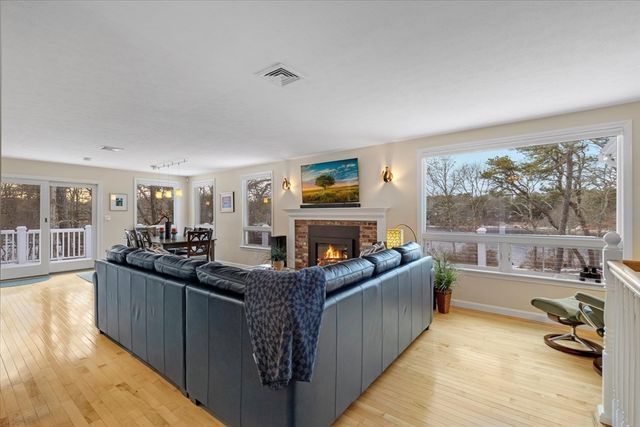 87 N Pond Dr, Brewster, MA 02631