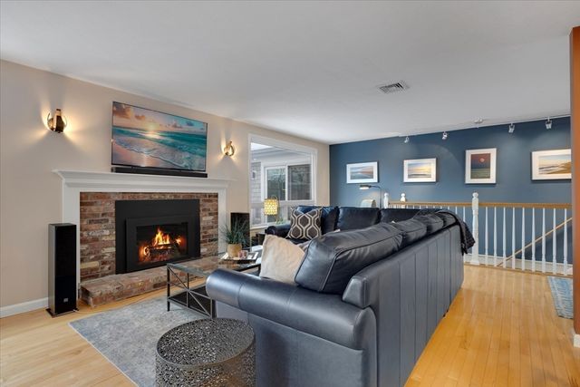 87 N Pond Dr, Brewster, MA 02631