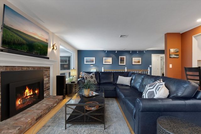 87 N Pond Dr, Brewster, MA 02631