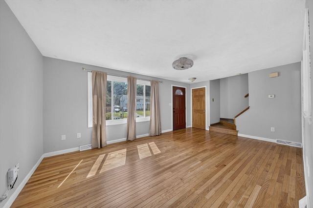 17 Pine Knoll Ln B, Taunton, MA 02780