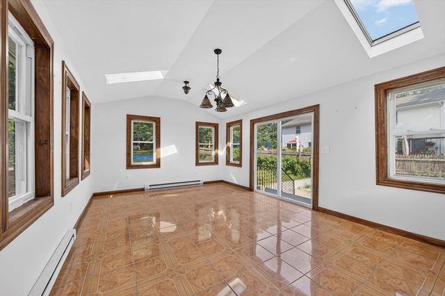 17 Pine Knoll Ln B, Taunton, MA 02780