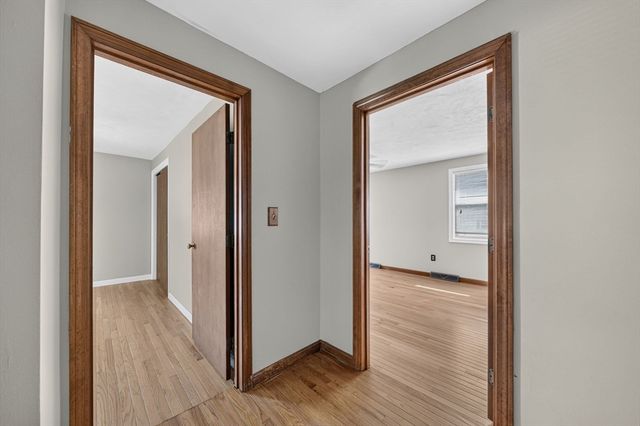 17 Pine Knoll Ln B, Taunton, MA 02780