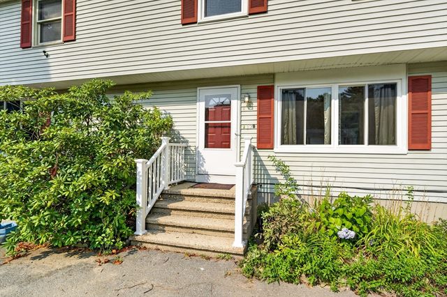 17 Pine Knoll Ln B, Taunton, MA 02780