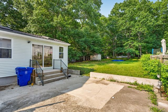 17 Pine Knoll Ln B, Taunton, MA 02780