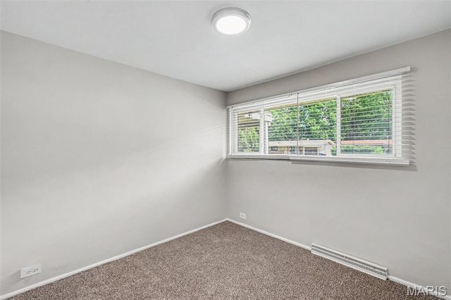 32 Queen Ann Drive, Hazelwood, MO 63042