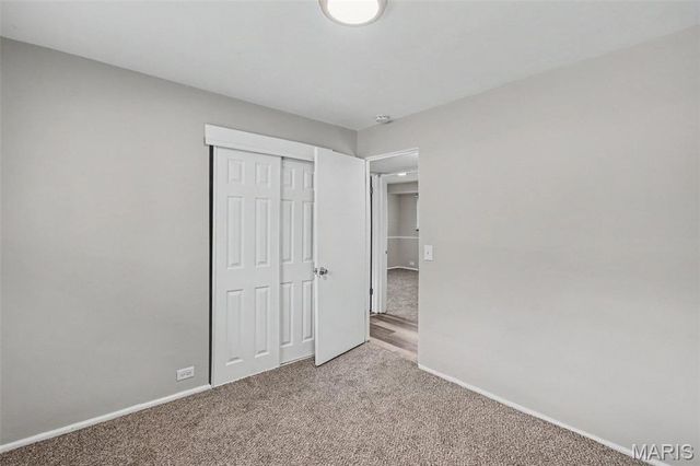 32 Queen Ann Drive, Hazelwood, MO 63042
