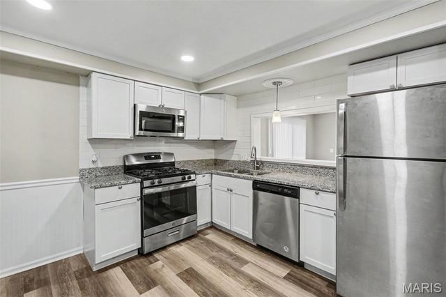 32 Queen Ann Drive, Hazelwood, MO 63042
