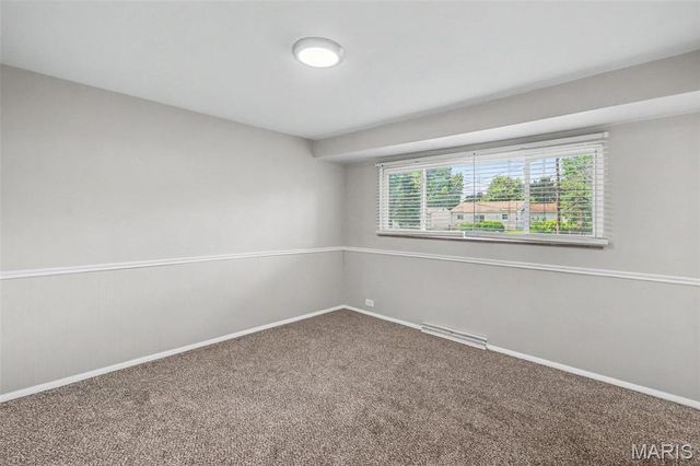 32 Queen Ann Drive, Hazelwood, MO 63042