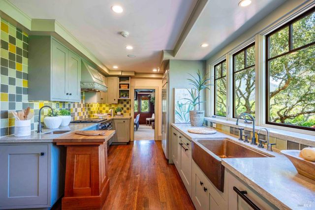 38 Helens Ln, Mill Valley, CA 94941