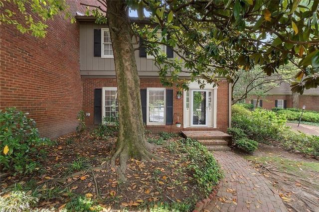 5201 Glenridge Drive NE, Sandy Springs, GA 30342