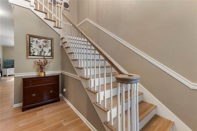 5201 Glenridge Drive NE, Sandy Springs, GA 30342