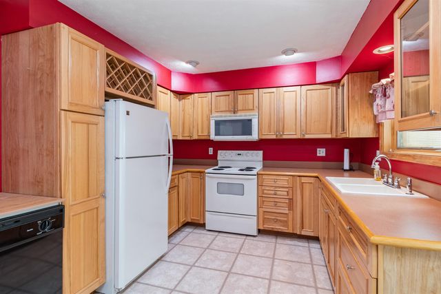 10 Kim Lane, Milton, VT 05468