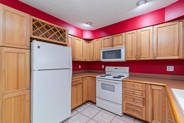 10 Kim Lane, Milton, VT 05468