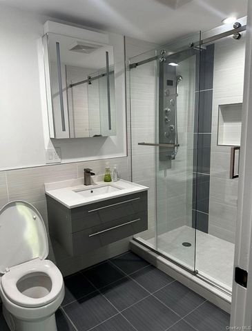 1440 31st Avenue 1R, Astoria, NY 11106