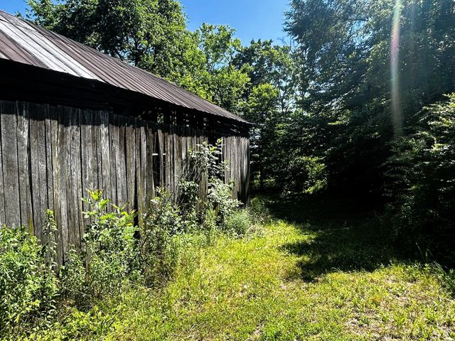 1060 County Road 130, Riceville, TN 37370